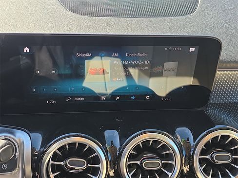 Used 2022 Mercedes-Benz GLB 250 image 20