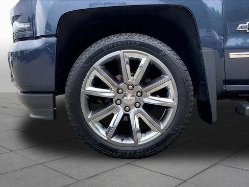 Used 2018 Chevrolet Silverado 1500 LTZ Z71 w/ Centennial Edition AWD/4WD image 11