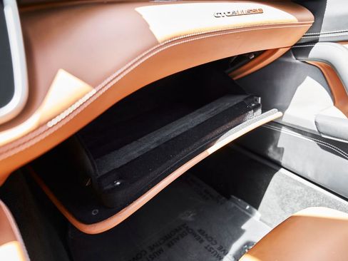 Used 2018 Ferrari GTC4Lusso image 83