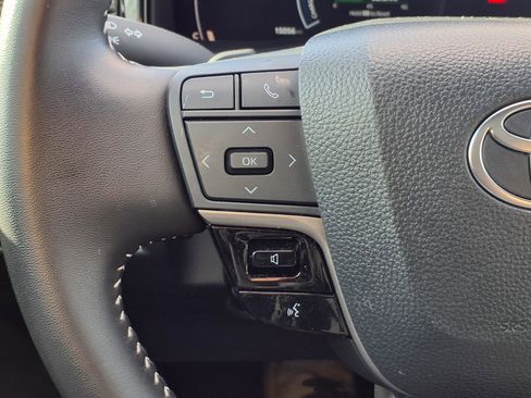 Certified 2025 Toyota Camry SE w/ Convenience Package image 15