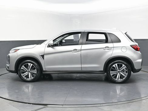 Used 2023 Mitsubishi Outlander Sport SE image 8