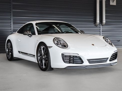 Used 2018 Porsche 911 Carrera T RWD image 7