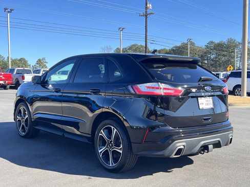 Certified 2023 Ford Edge ST image 2