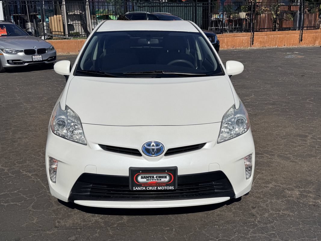 Used 2014 Toyota Prius Two FWD image 2