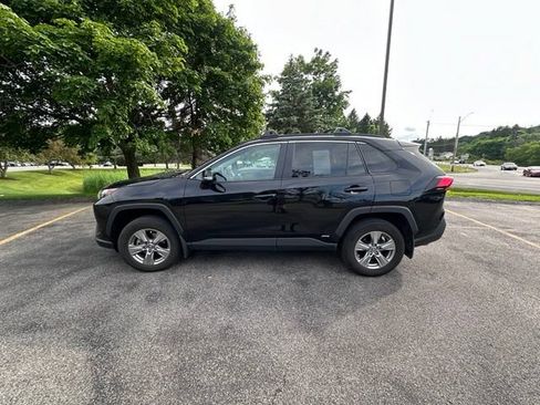 Used 2024 Toyota RAV4 XLE w/ Convenience Package AWD/4WD image 6