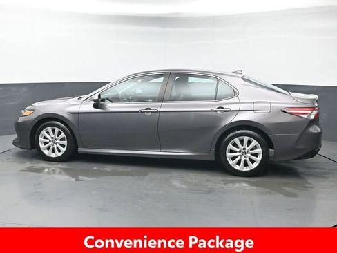 Used 2019 Toyota Camry LE w/ Convenience Package FWD image 4