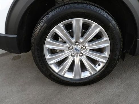 Used 2025 Ford Explorer Platinum w/ LUX Leather Package image 7