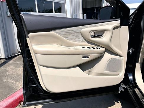 Used 2016 Nissan Murano Platinum w/ Platinum Technology Package FWD image 21
