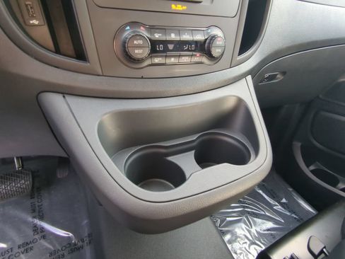 Used 2023 Mercedes-Benz Metris Passenger image 8