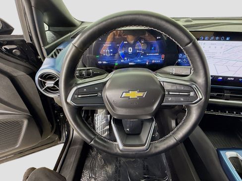 Used 2024 Chevrolet Equinox EV LT FWD image 11
