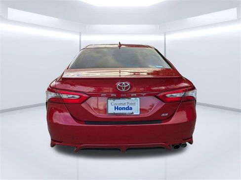 Used 2019 Toyota Camry SE image 5