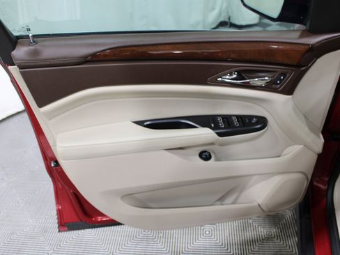 Used 2014 Cadillac SRX Luxury FWD image 5