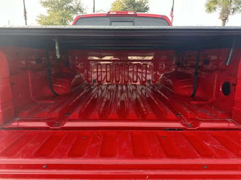 Used 2022 Nissan Frontier SV w/ Technology Package image 32