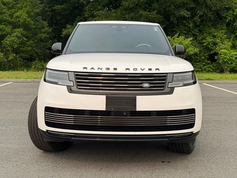 Used 2024 Land Rover Range Rover SV AWD/4WD image 10