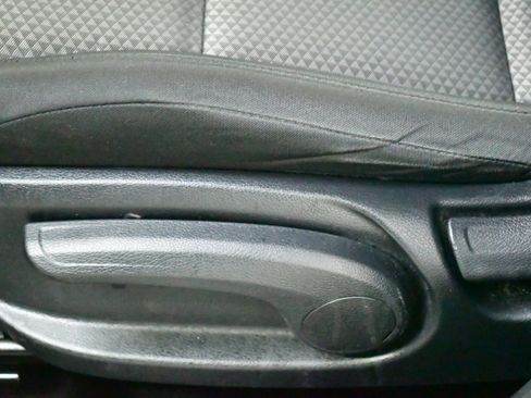 Used 2025 Kia Soul LX w/ LX Technology Package image 18