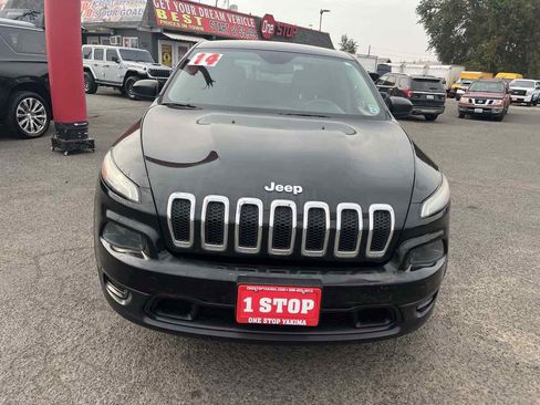 Used 2014 Jeep Cherokee Sport FWD image 2
