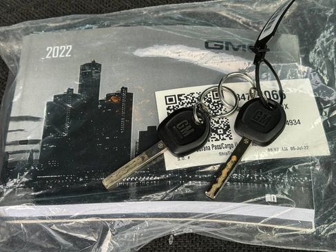 Used 2022 GMC Savana 2500 w/ Driver Convenience Package image 33