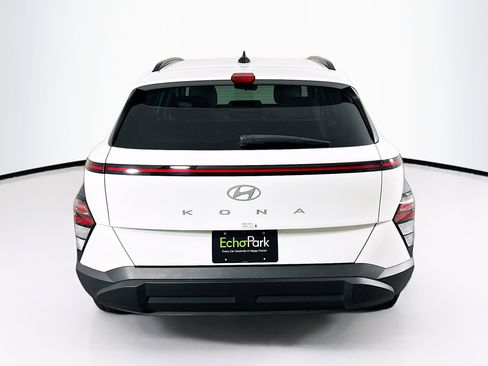 Used 2025 Hyundai Kona SEL FWD image 7