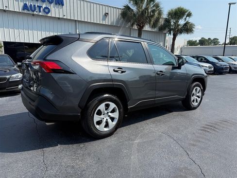 Used 2020 Toyota RAV4 LE FWD image 2