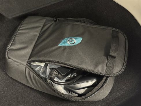 Used 2024 Chrysler Pacifica Select image 18