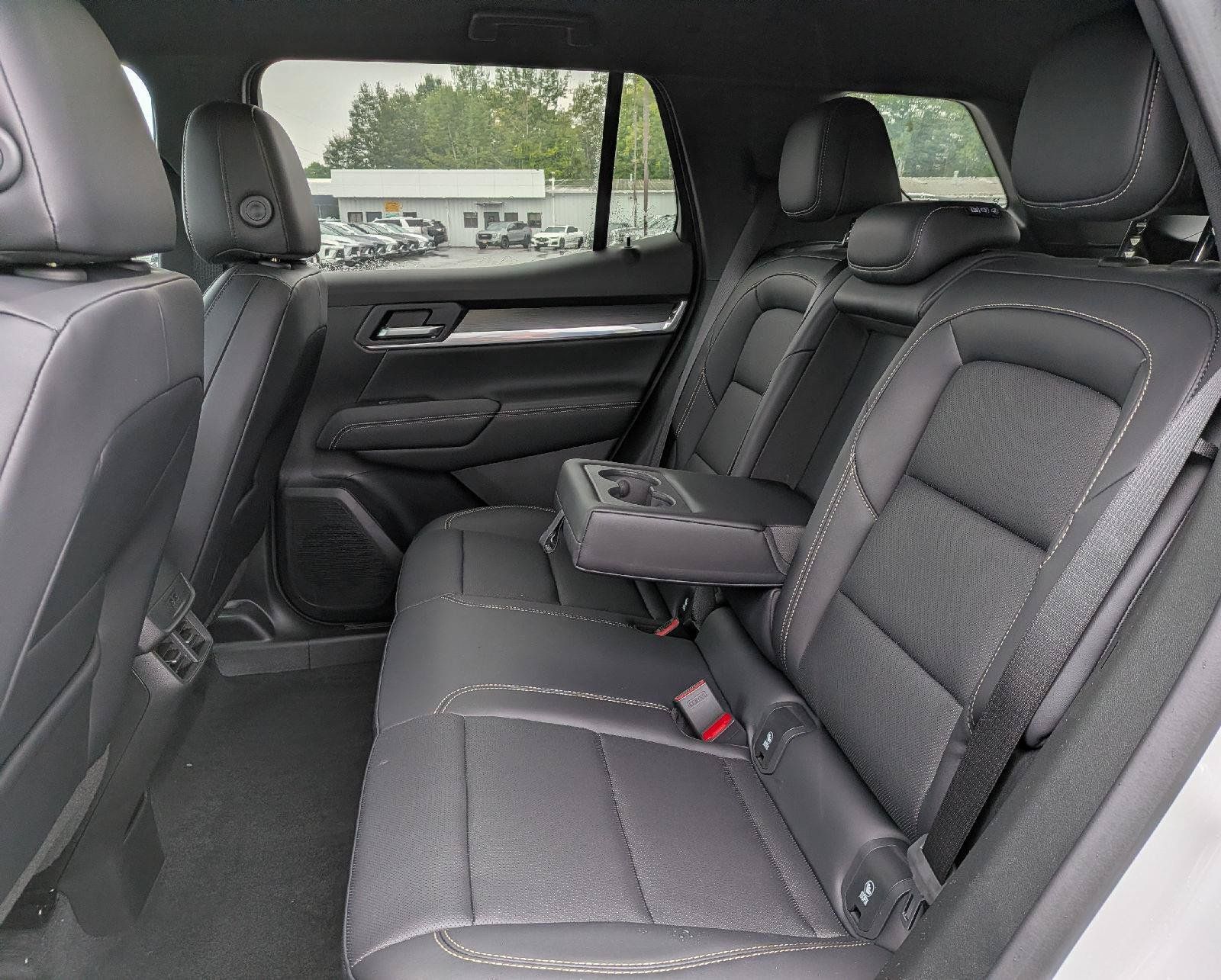 New 2027 GMC Terrain Elevation w/ Elevation Premium Package AWD/4WD image 18