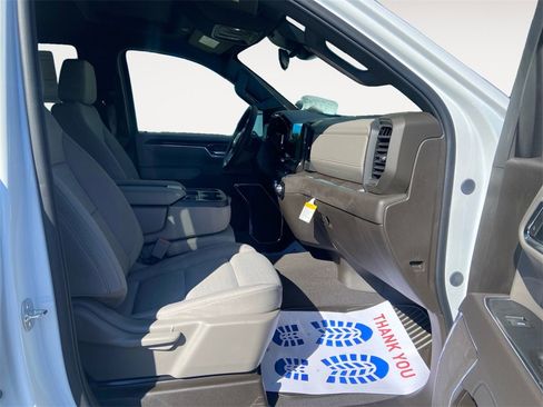 New 2026 GMC Sierra 1500 SLE image 15