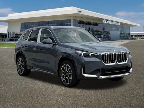 New 2026 BMW X1 xDrive28i w/ Technology Package AWD/4WD image 2