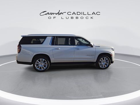 Used 2023 Chevrolet Suburban High Country image 9