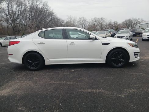 Used 2015 Kia Optima LX image 3