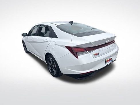 Certified 2023 Hyundai Elantra SEL w/ Convenience Package image 3