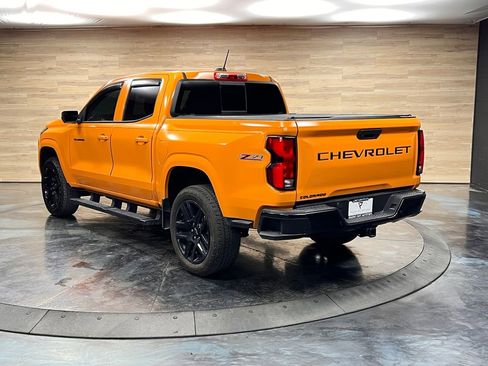Used 2025 Chevrolet Colorado Z71 w/ Technology Package AWD/4WD image 23