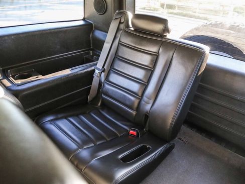 Used 2005 HUMMER H2 w/ Preferred Equipment Group image 39