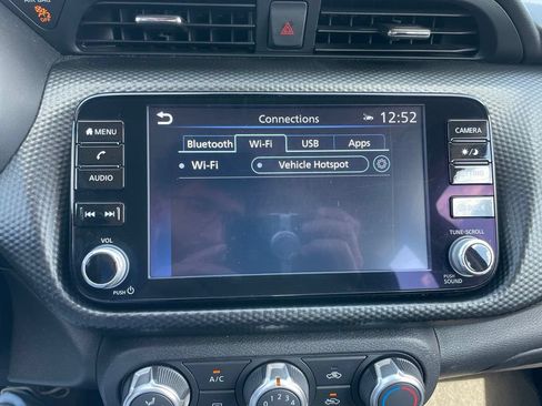 Used 2024 Nissan Kicks SV w/ Interior Electronics Package FWD image 15
