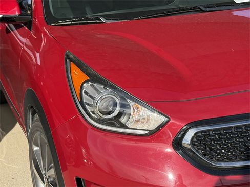 Used 2017 Kia Niro Touring w/ Advanced Technology Package image 4