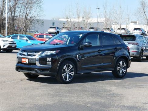 Used 2023 Mitsubishi Outlander Sport SE image 2