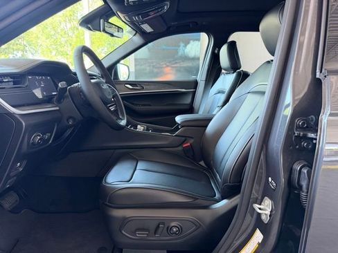 New 2026 Jeep Grand Cherokee Limited AWD/4WD image 13