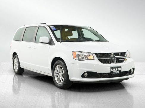 Used 2019 Dodge Grand Caravan SXT w/ Rear Park Assist Package FWD image 7
