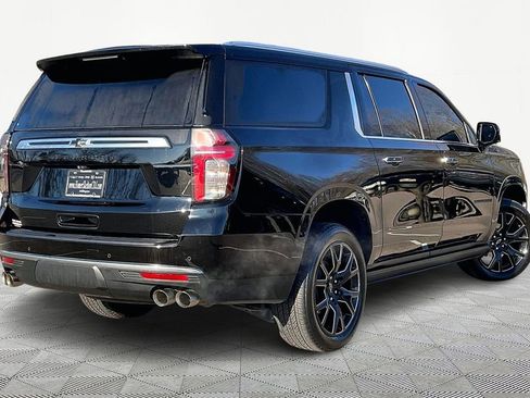 Used 2023 Chevrolet Suburban High Country image 12