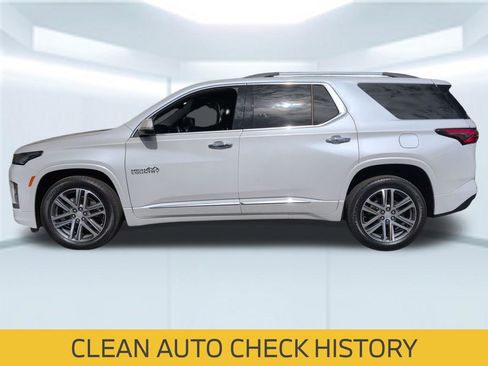 Used 2023 Chevrolet Traverse High Country image 2