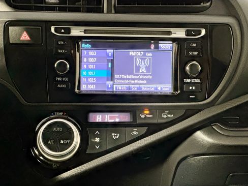 Used 2016 Toyota Prius C One image 23