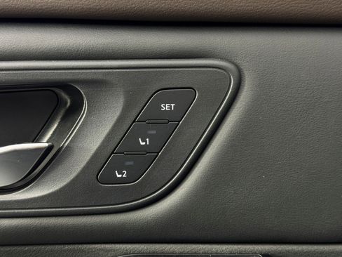 Used 2023 Nissan Rogue SL w/ SL Premium Package image 17