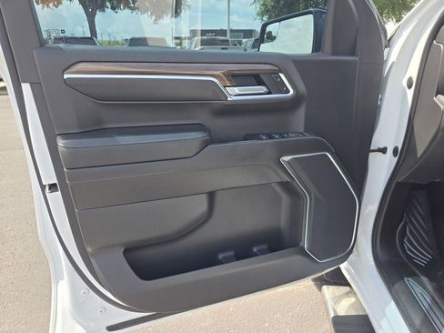 Used 2022 Chevrolet Silverado 1500 RST AWD/4WD image 12