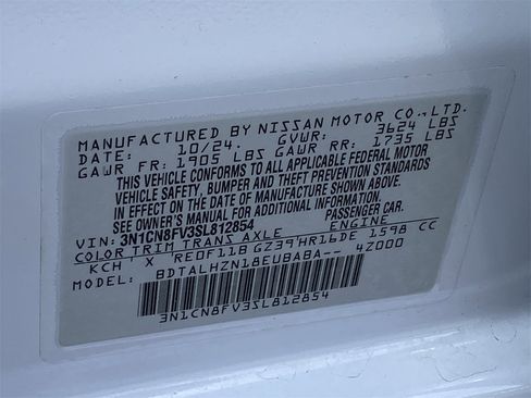 Certified 2025 Nissan Versa SR w/ Trunk Package image 11