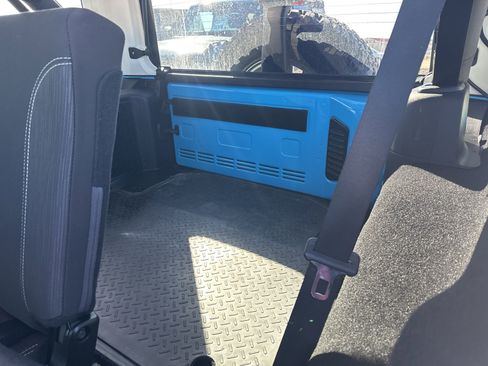 Used 2018 Jeep Wrangler Unlimited Rubicon w/ Cold Weather Group AWD/4WD image 22