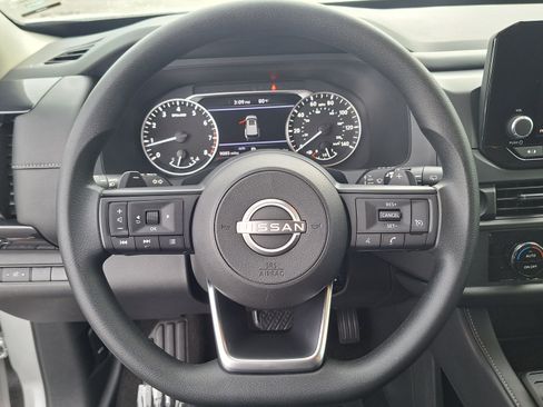 Certified 2025 Nissan Pathfinder S AWD/4WD image 11