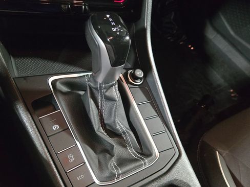 Certified 2025 Volkswagen Jetta Sport FWD image 18