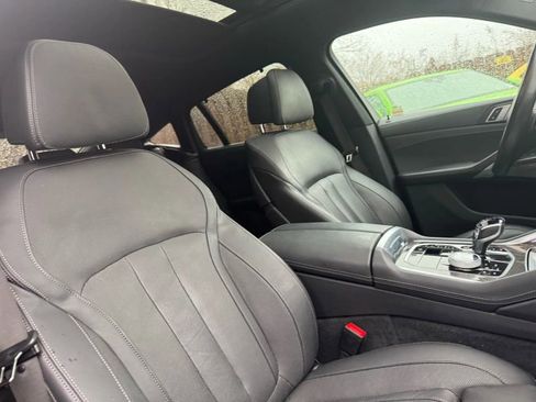 Used 2022 BMW X6 M50i w/ Executive Package image 29