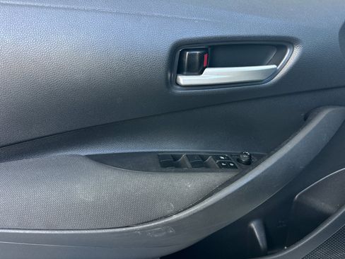 Used 2021 Toyota Corolla LE image 10