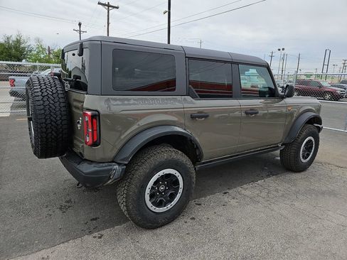 New 2026 Ford Bronco Badlands w/ Sasquatch Package image 13