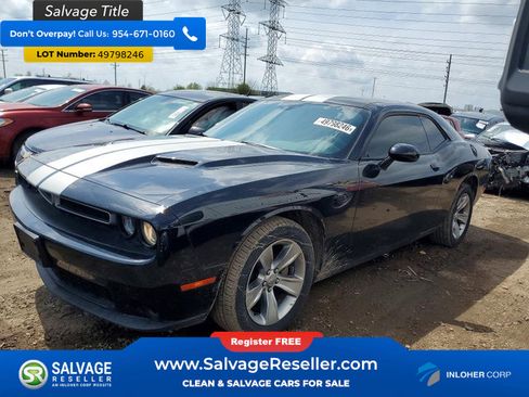 Used 2018 Dodge Challenger SXT RWD image 1